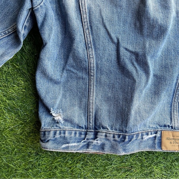 Abercrombie & Fitch Distressed Denim Jacket size small Preowned casual Y2K - Picture 5 of 7
